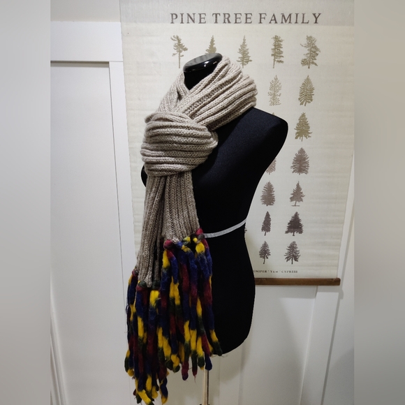 Steve MaddenWomen's Scarf Over-The-Top Rib-Knit Scarf Beige - Picture 3 of 9